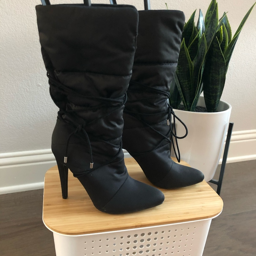 [JustFab] [NWOT] Chela Black Pointed Toe Puffer Quilted Heeled Boots, Size 8.5